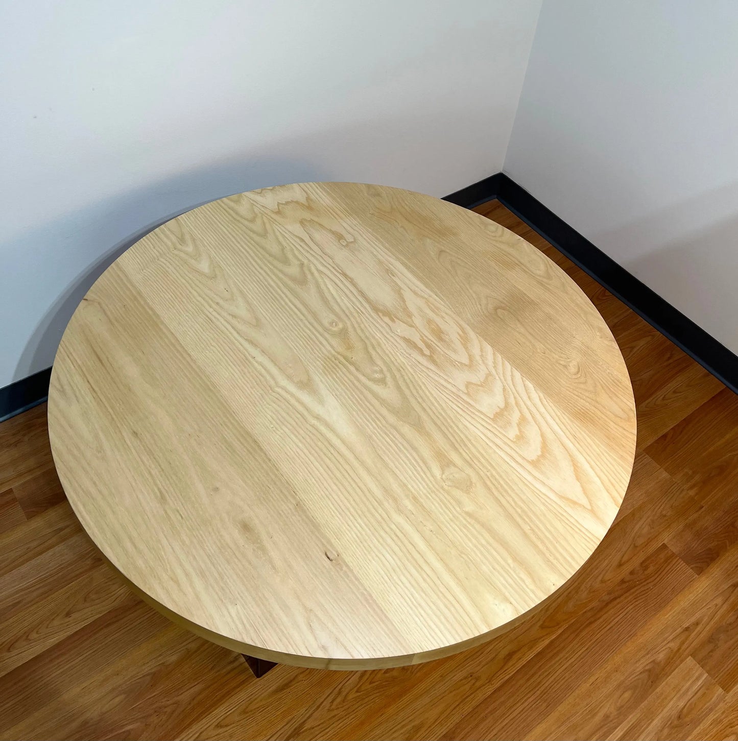 Round Coffee Table InspirTech
